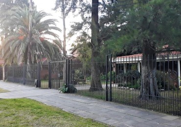 OPORTUNIDAD!! HERMOSA CASA TIPO QUINTA EN PADUA SUR +DEPTO+QUINCHO+OFICINA,SOBRE 2LOTES,24 X 37 MTS