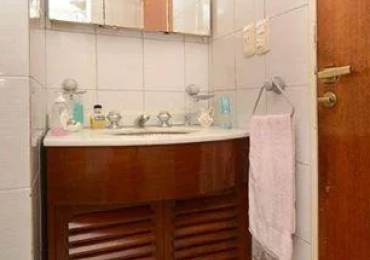 EXC.SEMIPISO DE 4 AMBIENTES, 3 DORMITORIOS + DEPENDENCIA CON COCHERA Y BAULERA! 